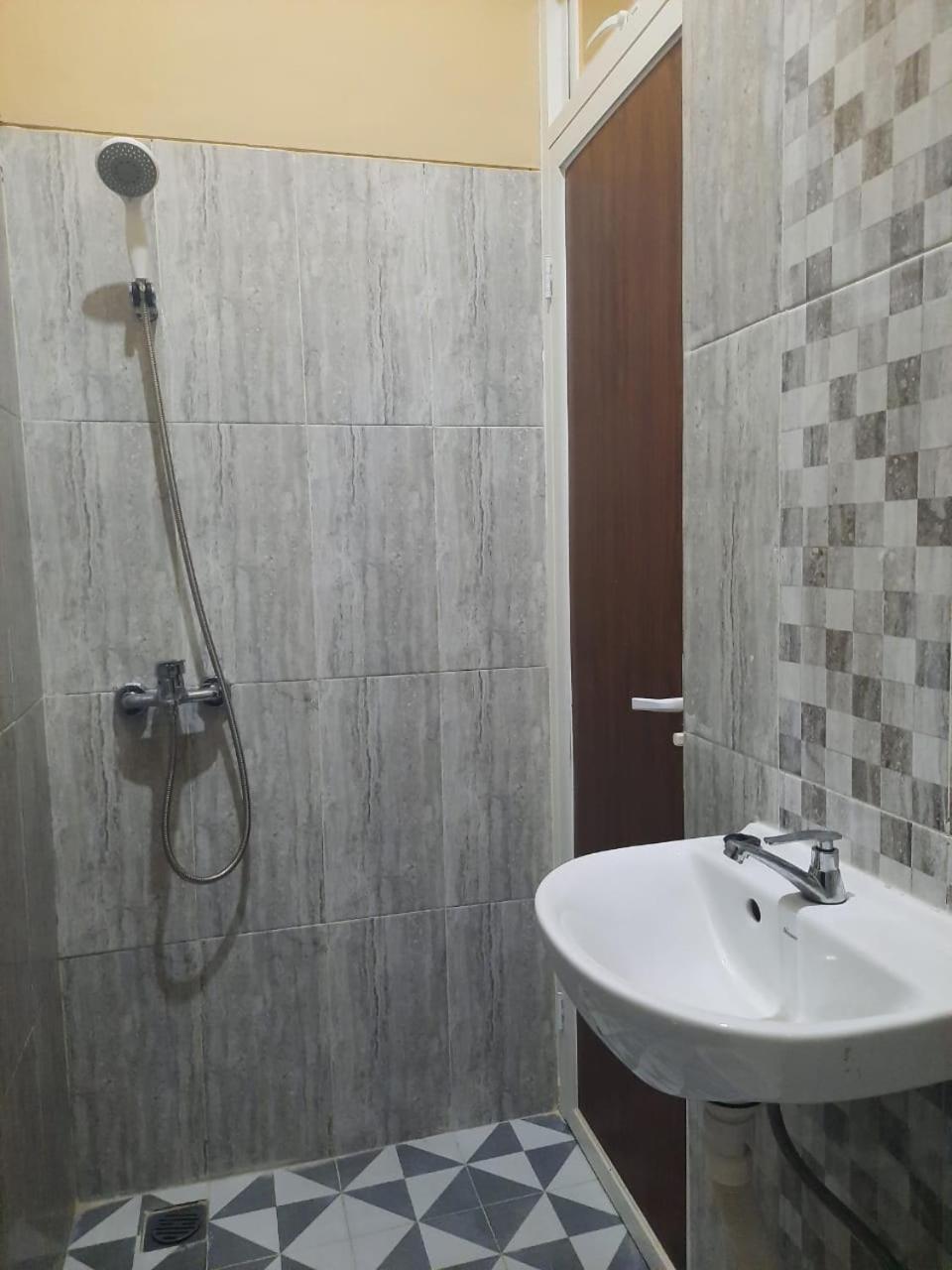 Hotel Omah Joglo Bugis Wendit Zewnętrze zdjęcie