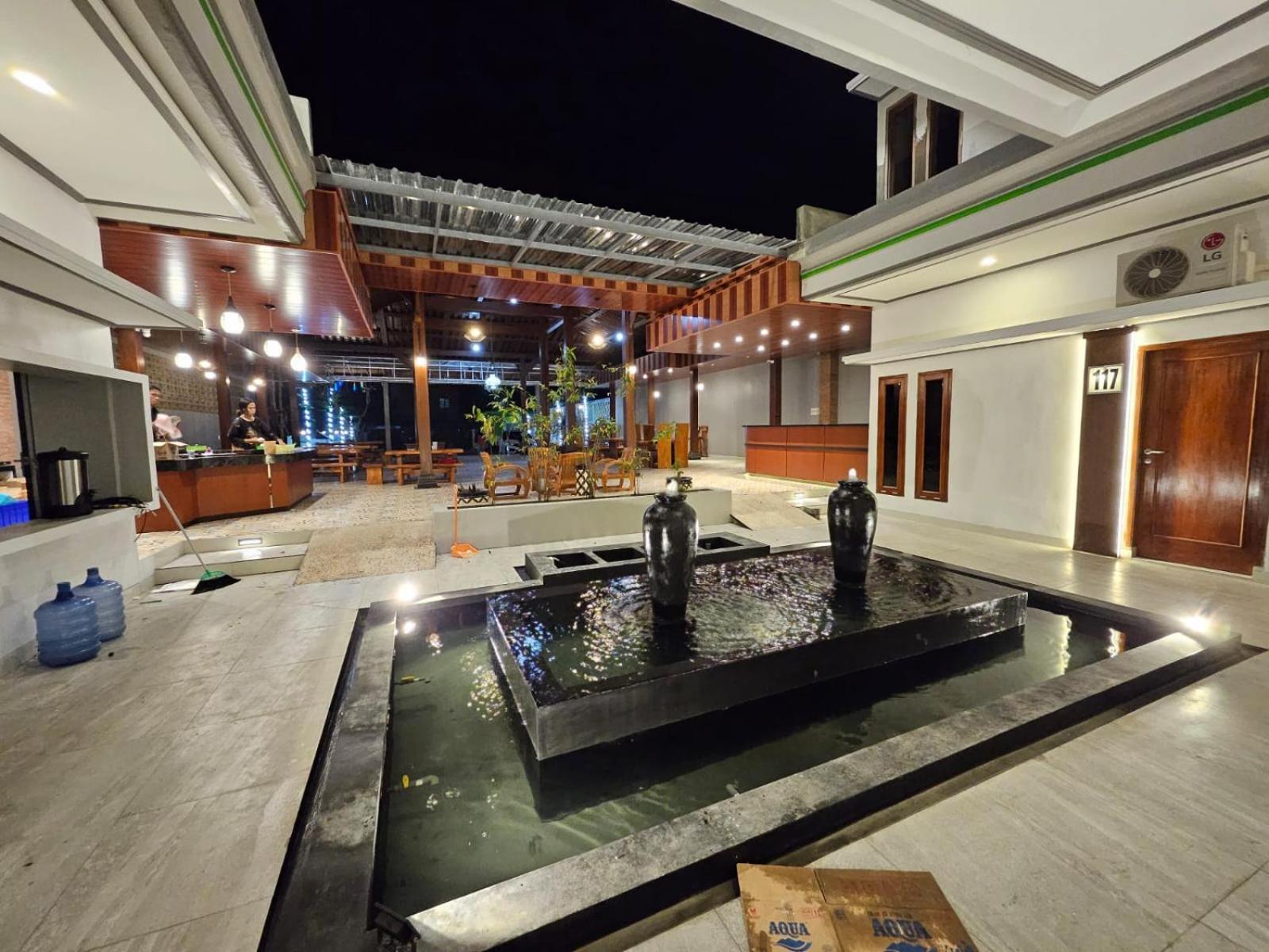 Hotel Omah Joglo Bugis Wendit Zewnętrze zdjęcie